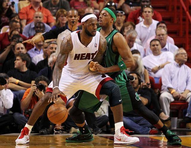 禁区内的决 禁区内的决