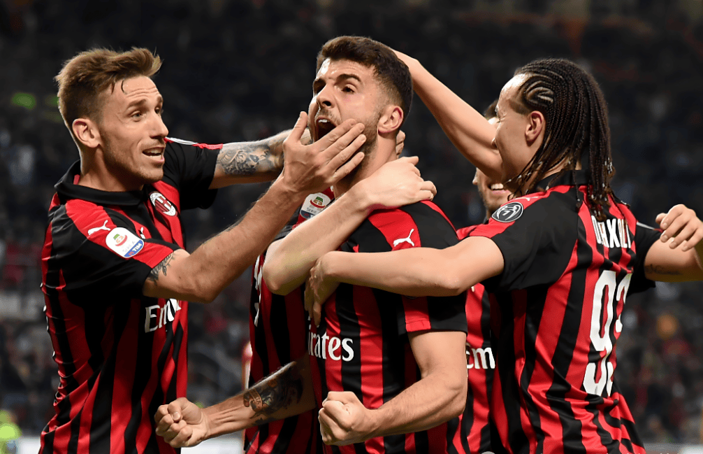 有人在看台 有人在看台