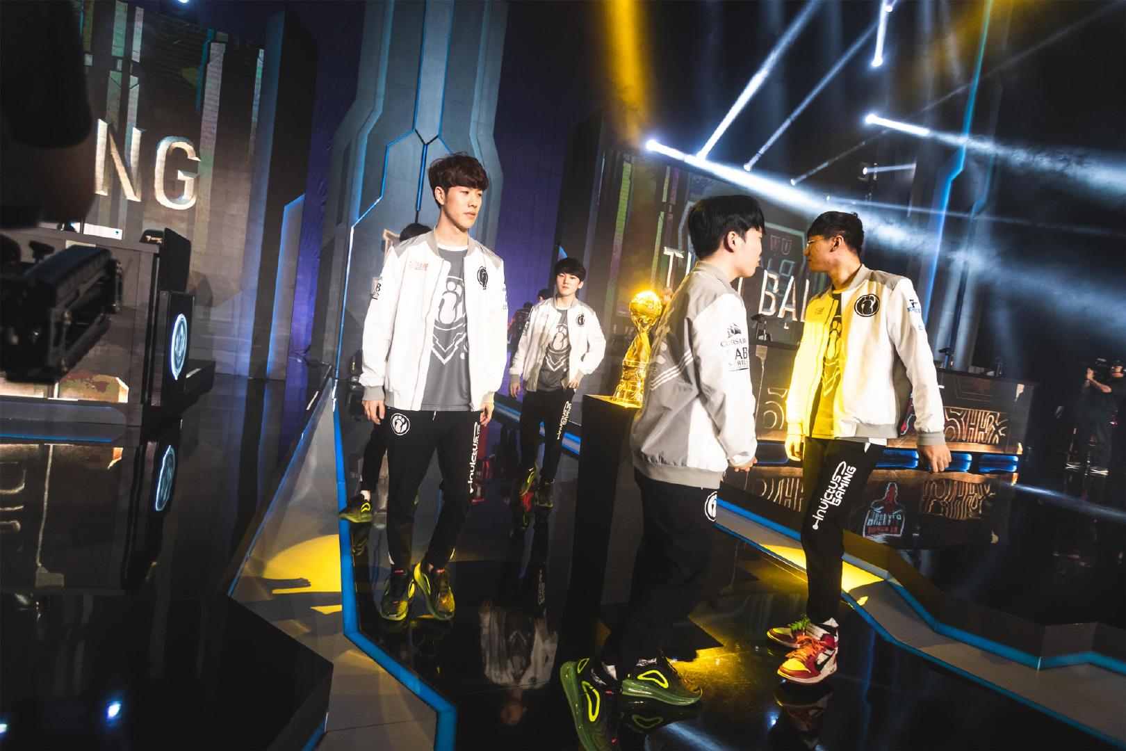 突破天花板 突破天花板